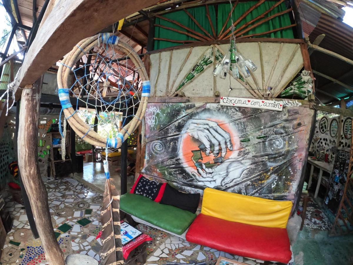 Reciclarte Galeria Hostal Capurgana Bagian luar foto