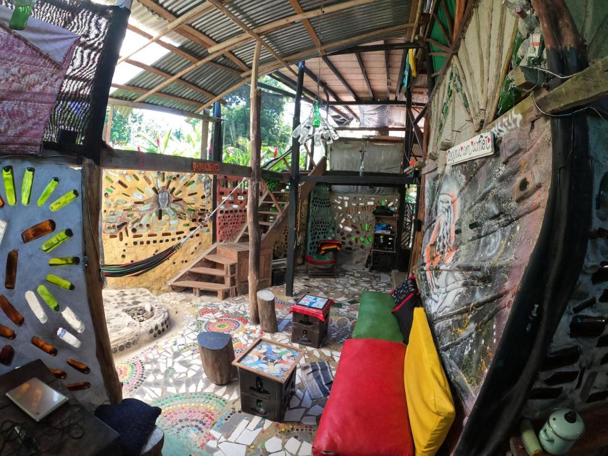Reciclarte Galeria Hostal Capurgana Bagian luar foto