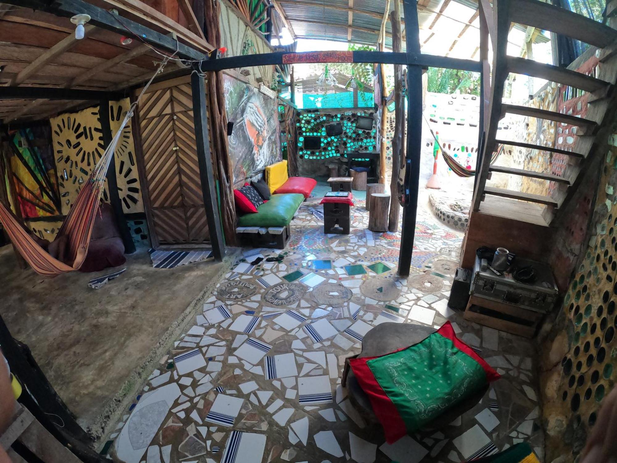 Reciclarte Galeria Hostal Capurgana Bagian luar foto